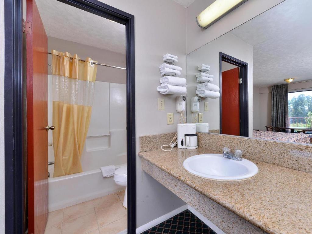 Americas Best Value Inn - Augusta / South Екстер'єр фото