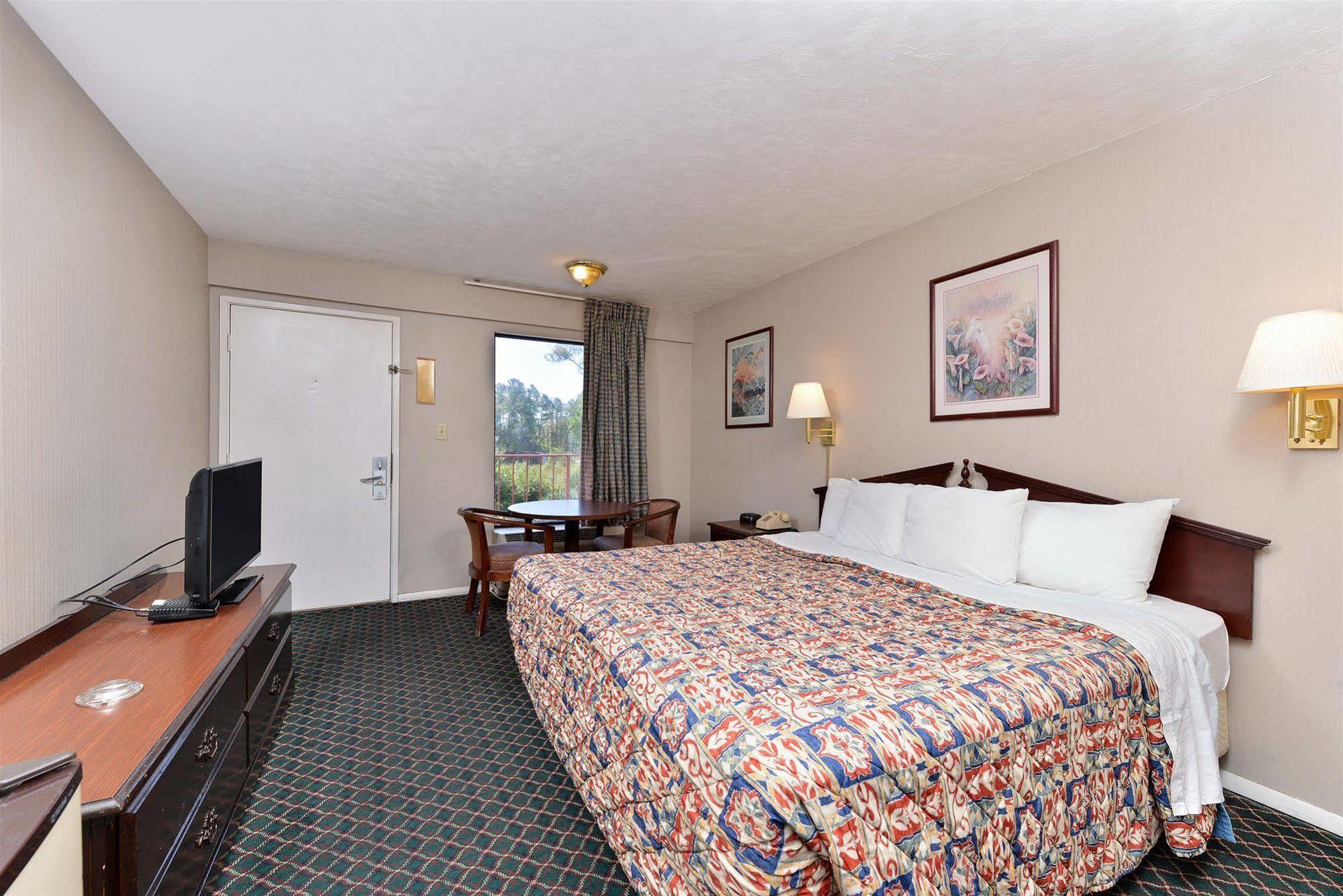 Americas Best Value Inn - Augusta / South Екстер'єр фото
